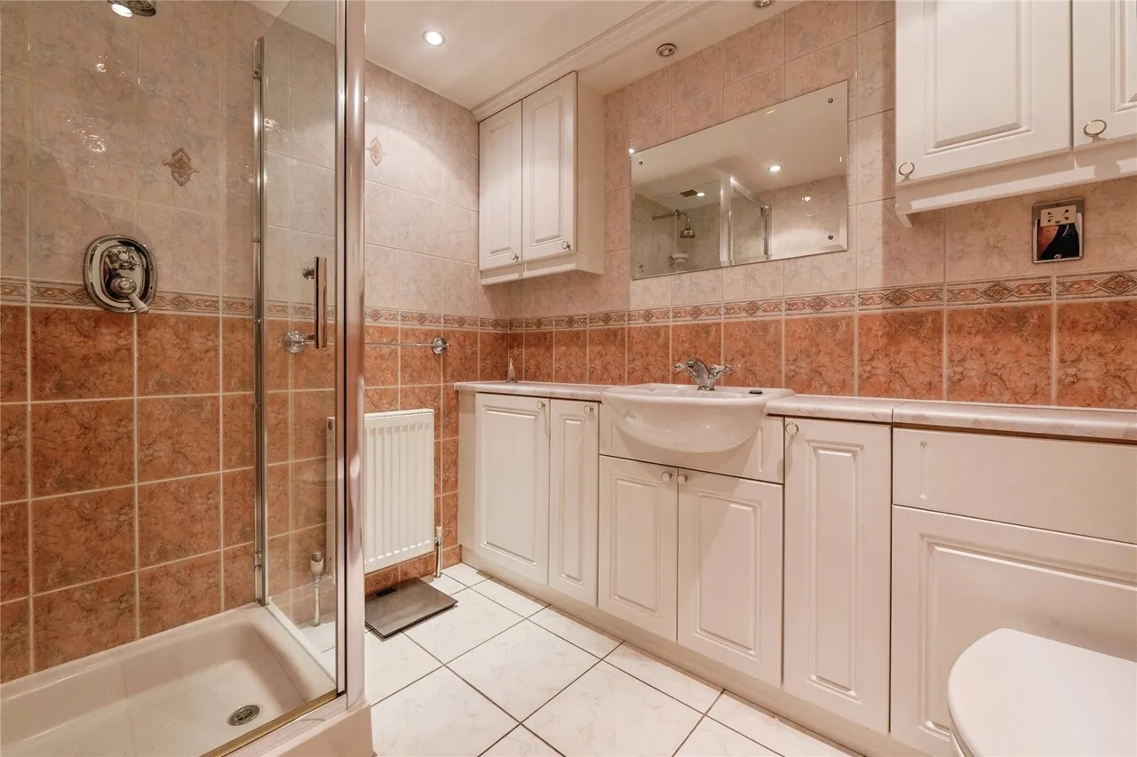 Long Lane, Grays, Essex, RM16, photo 13