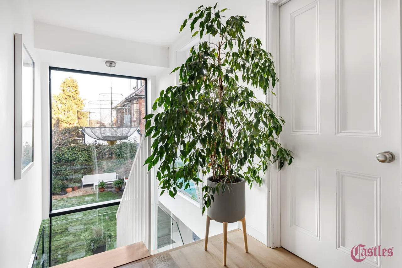 Dickenson Road, N8, photo 10