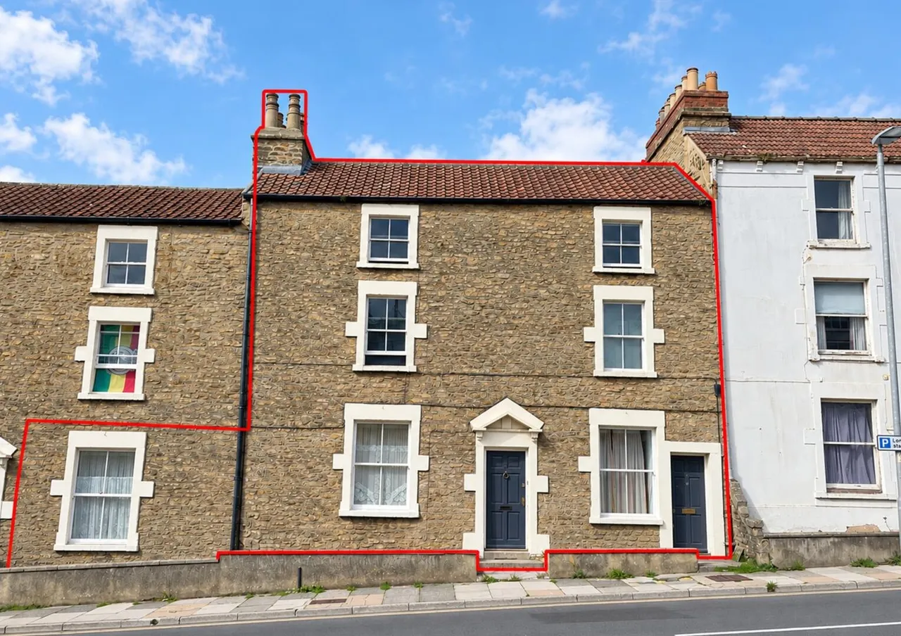 6 bed flat for sale, North Parade, Frome, BA11