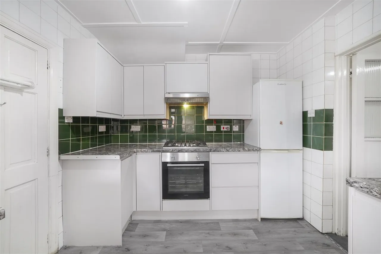 3 bed house to rent, Herga Road, Harrow, HA3