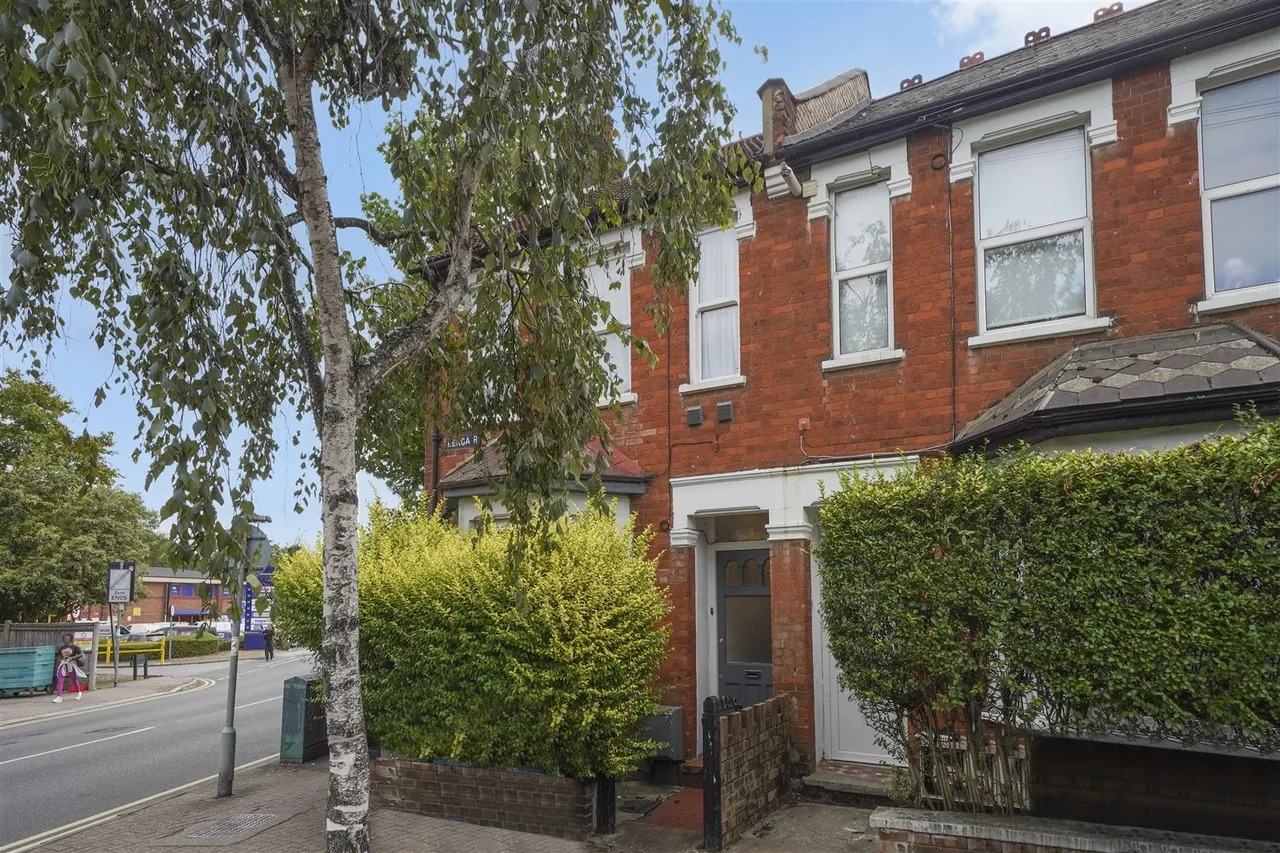 Herga Road, Harrow, HA3, photo 2