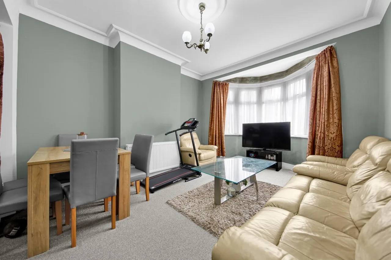 Whalebone Lane North, Chadwell Heath, RM6, photo 6