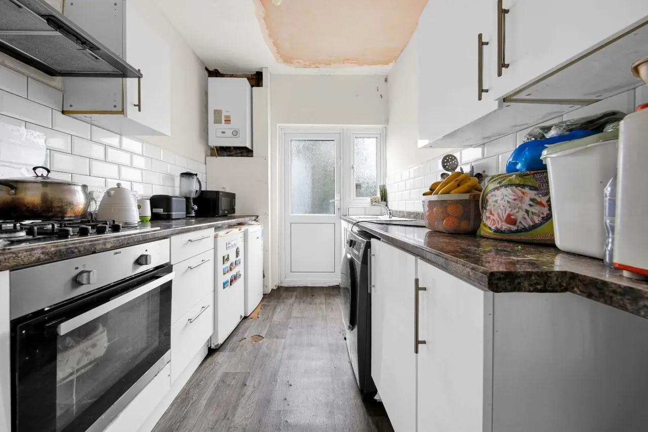 Whalebone Lane North, Chadwell Heath, RM6, photo 4