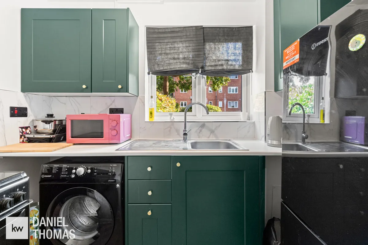 Howard Close, Waltham Abbey, EN9, photo 6