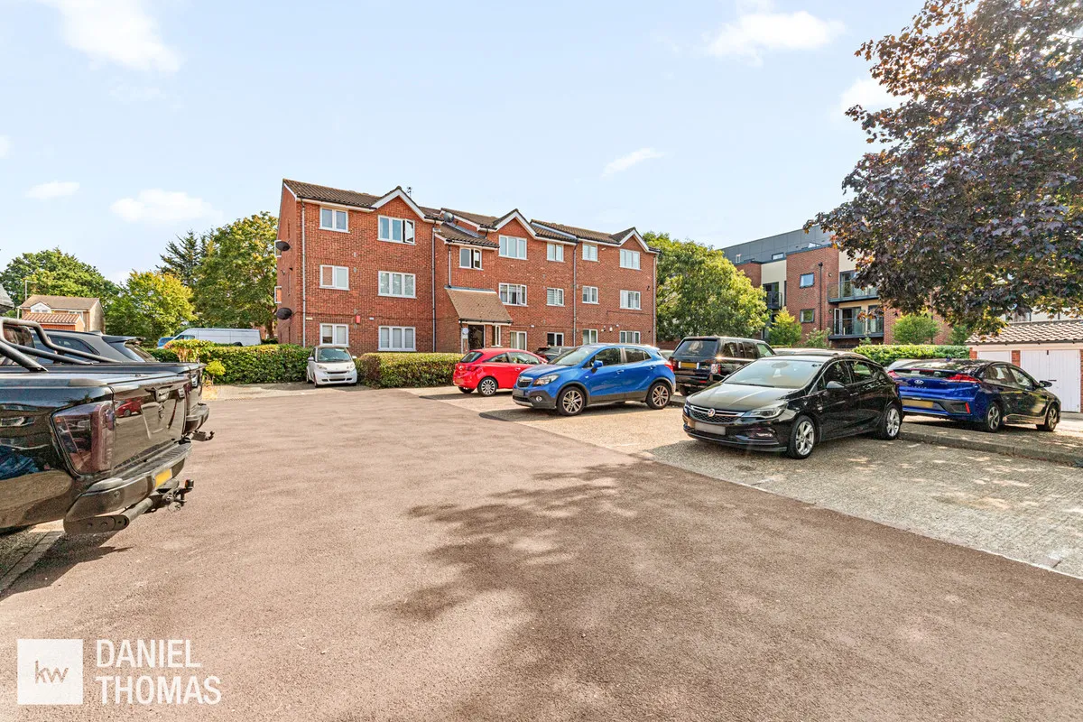 Howard Close, Waltham Abbey, EN9, photo 11