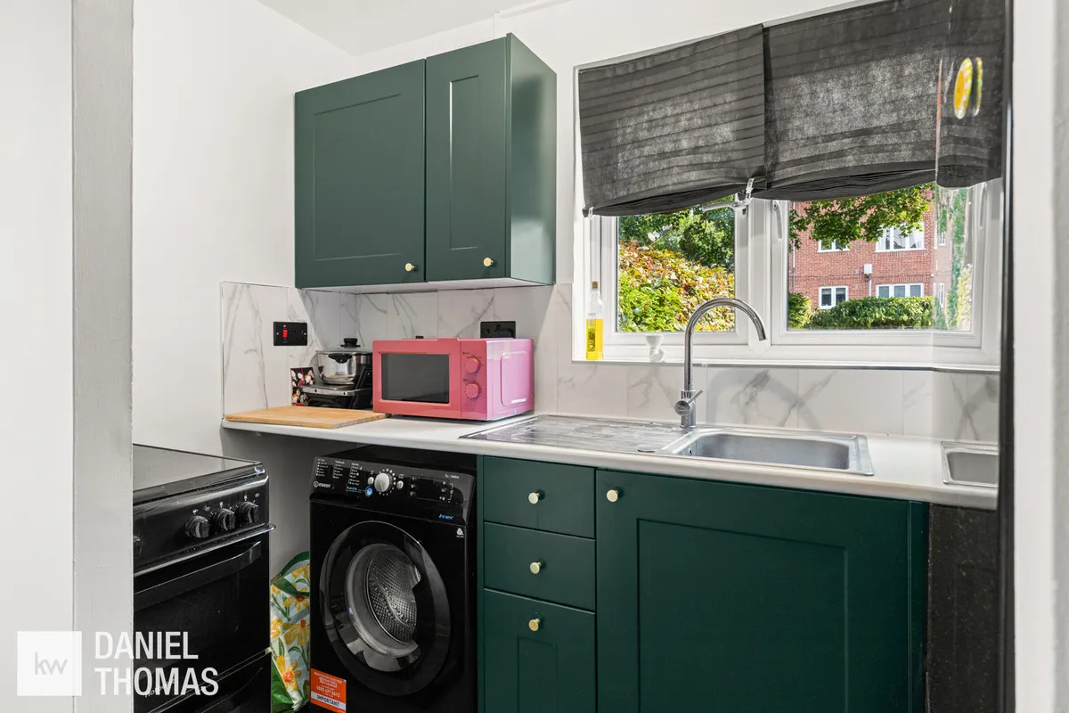 Howard Close, Waltham Abbey, EN9, photo 5