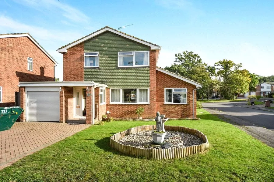 4 bed house for sale, Fowler Close, Earley, RG6