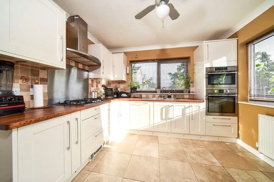 Fowler Close, Earley, RG6, photo 3