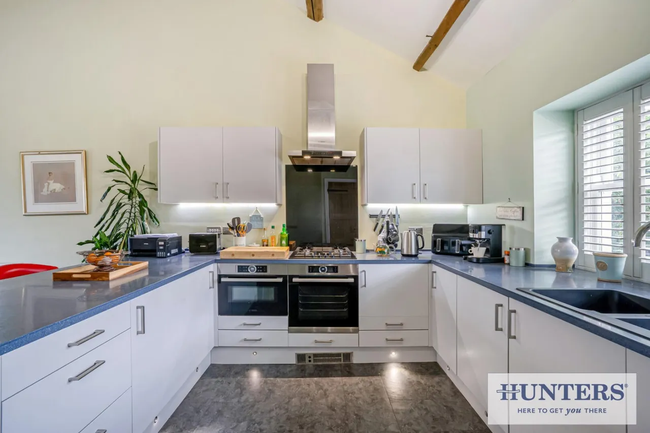 Town Street, Rawdon, LS19, photo 6