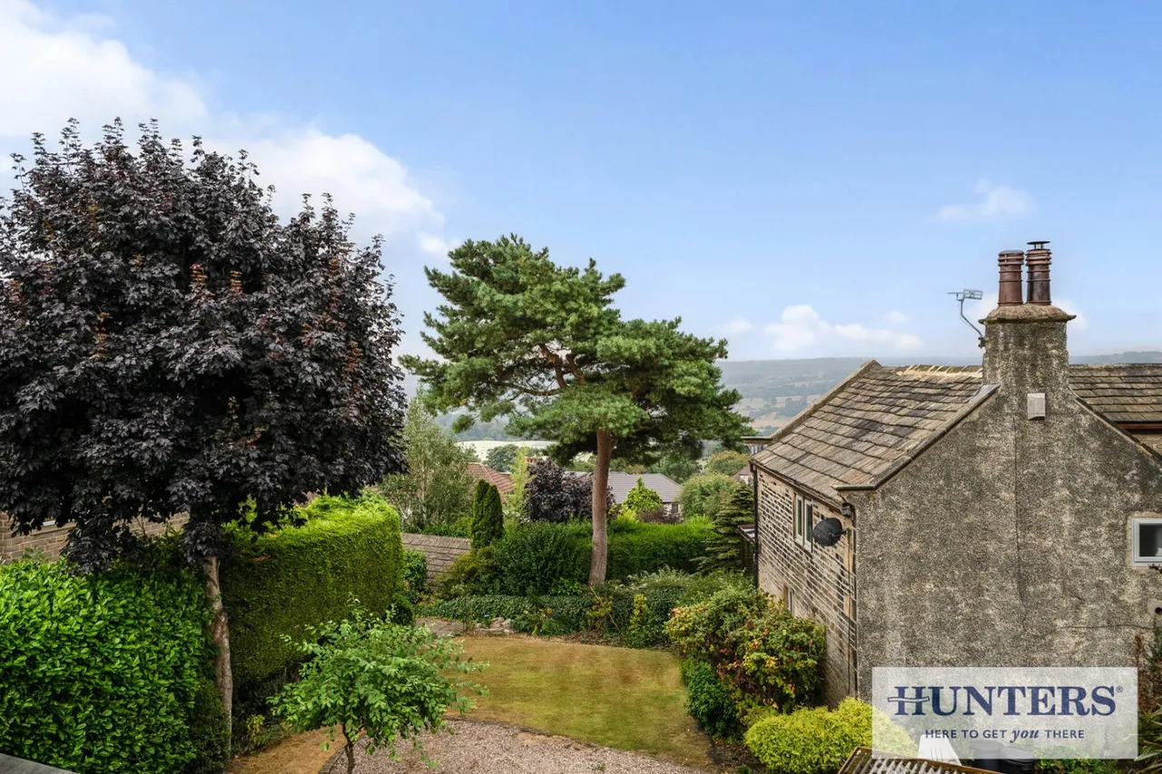 Town Street, Rawdon, LS19, photo 13