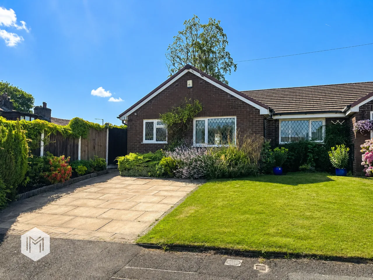 2 bed house for sale — Bramdean Avenue, Bolton, BL2 3HF