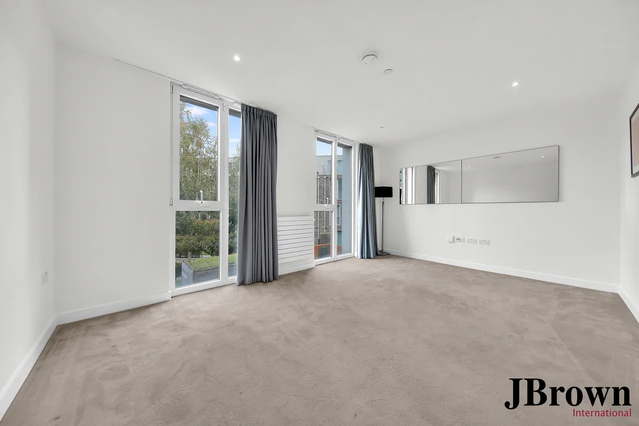 Admiralty Avenue, London, E16, photo 12