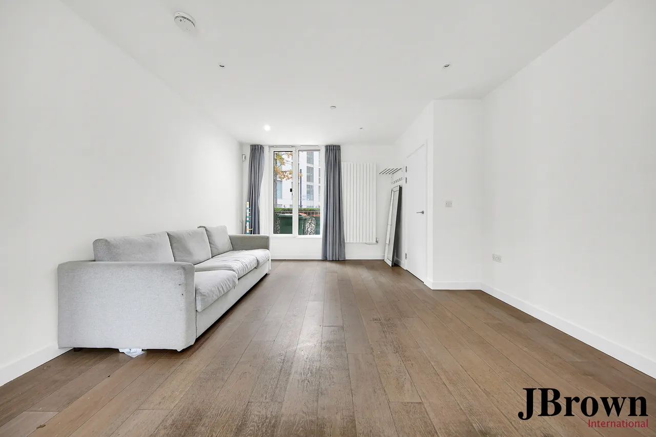 Admiralty Avenue, London, E16, photo 6