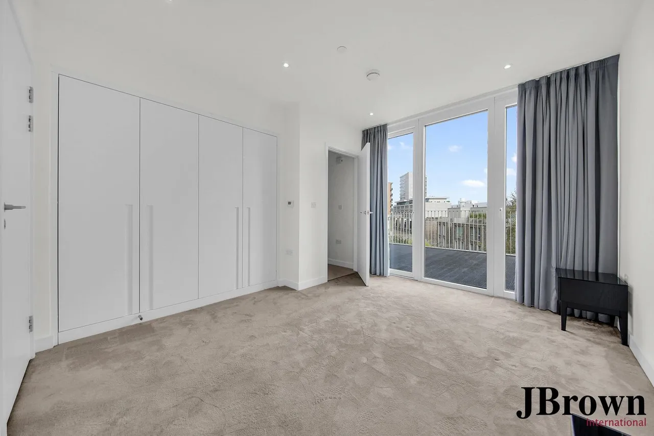 Admiralty Avenue, London, E16, photo 16