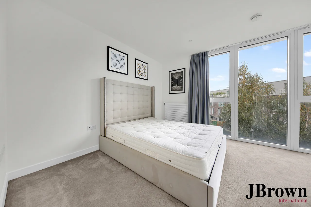 Admiralty Avenue, London, E16, photo 10