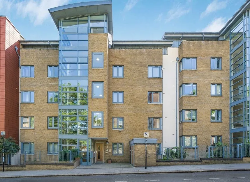 Regents Park Road, Camden Town, NW1, photo 4