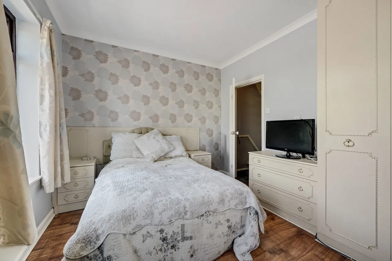Swingate Lane, London, SE18 2HH, photo 9