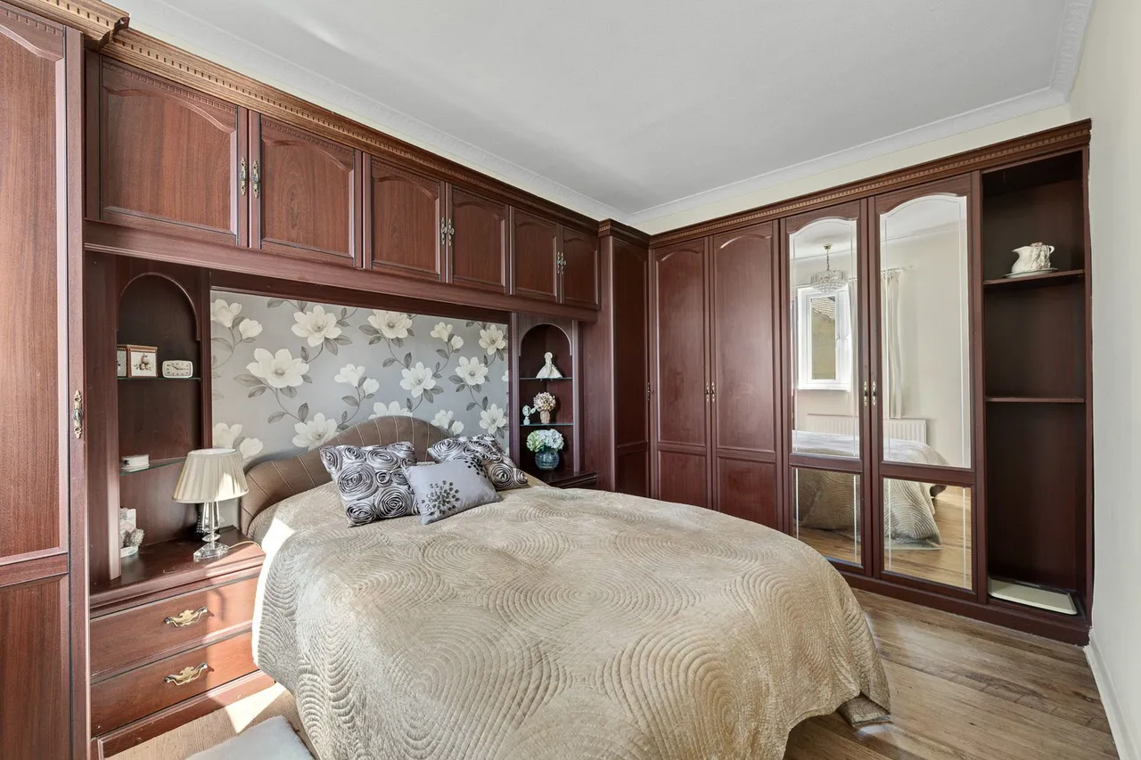Swingate Lane, London, SE18 2HH, photo 8