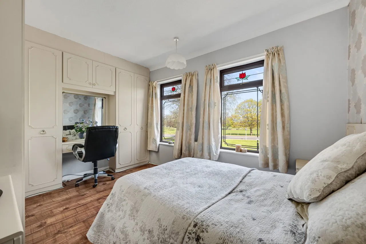 Swingate Lane, London, SE18 2HH, photo 7