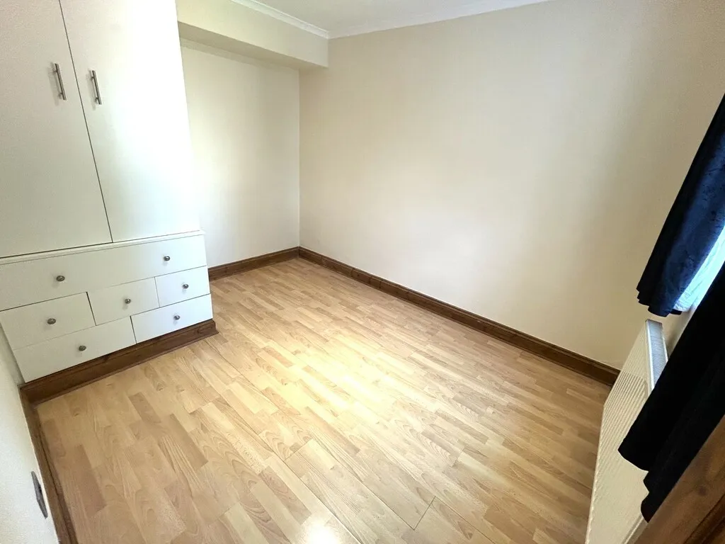 Brentwood Road, photo 5