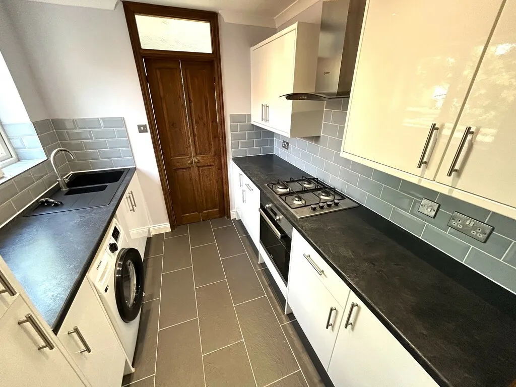 Brentwood Road, photo 7
