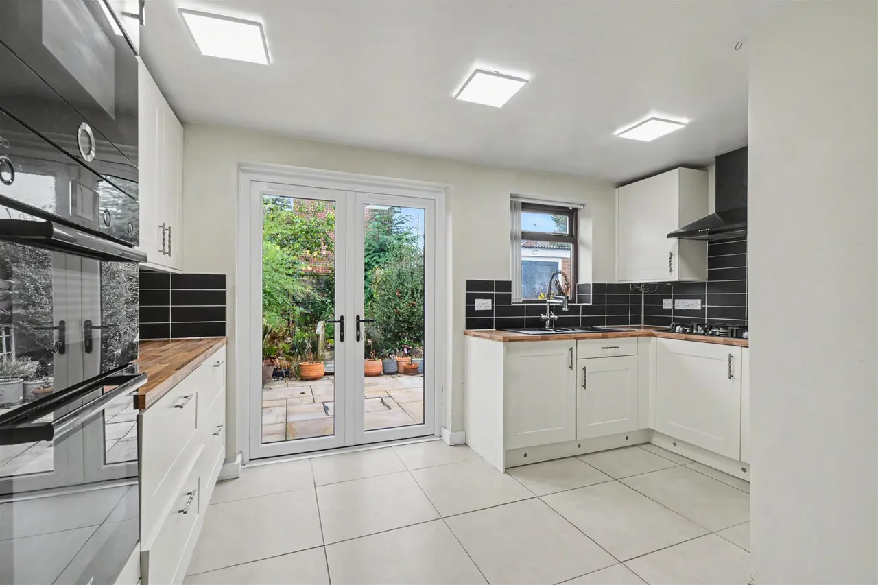 Elswick Drive, Beeston, NG9, photo 2