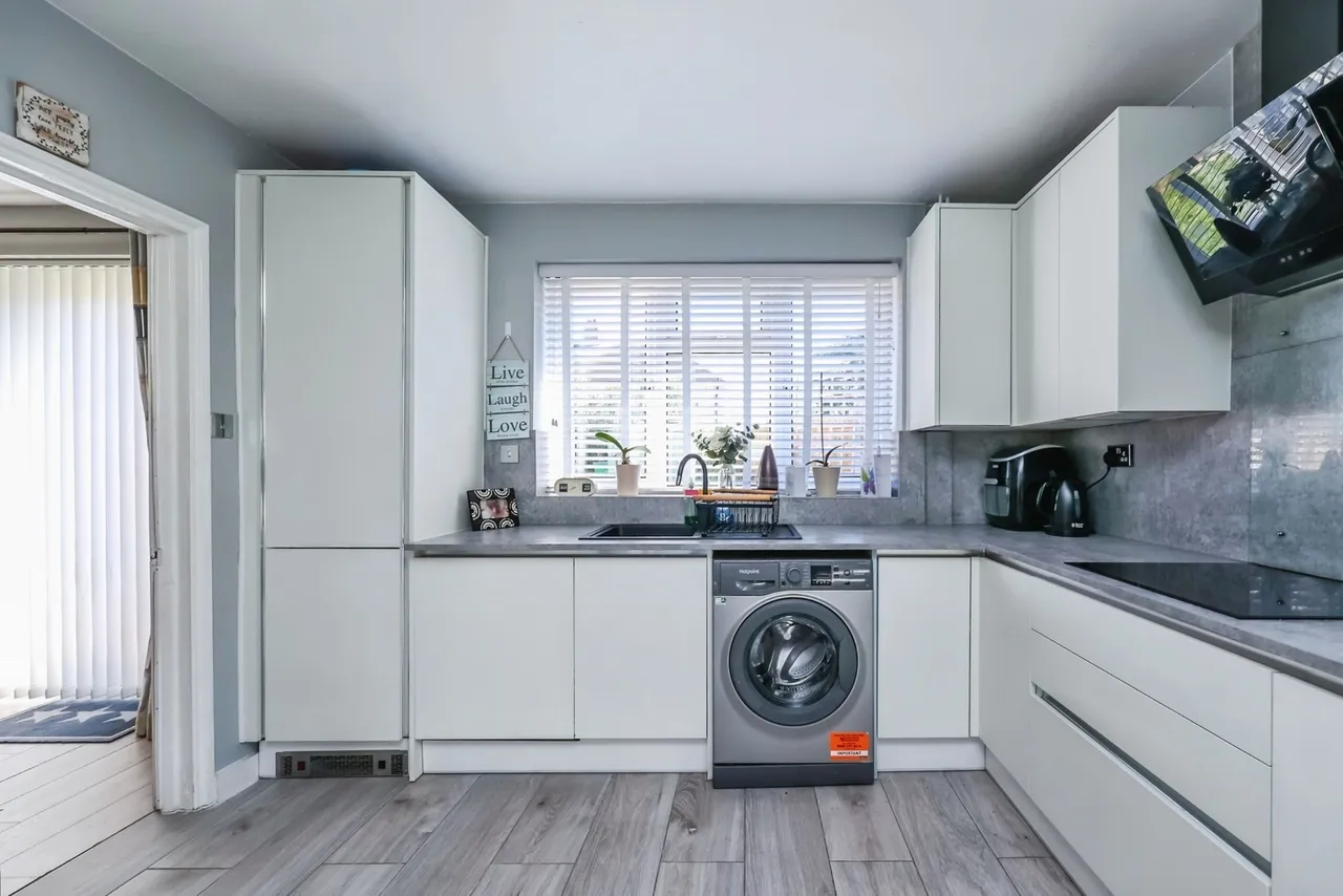 Waterdown Road, Clifton, Nottingham, NG11, photo 2