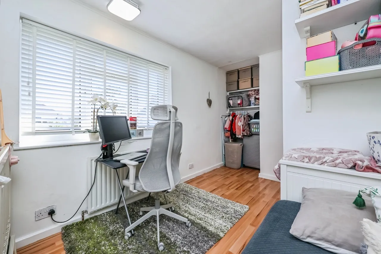 Waterdown Road, Clifton, Nottingham, NG11, photo 13