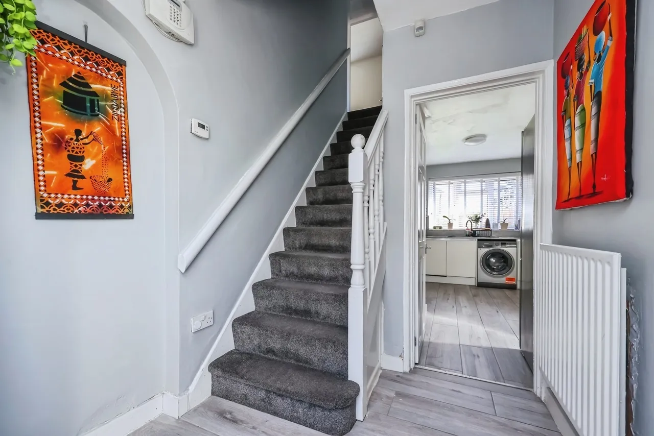 Waterdown Road, Clifton, Nottingham, NG11, photo 9