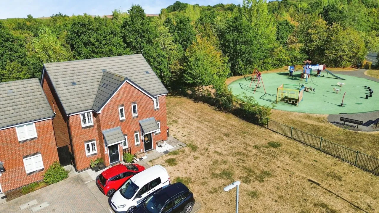 Miners Way, Telford, TF2, photo 4