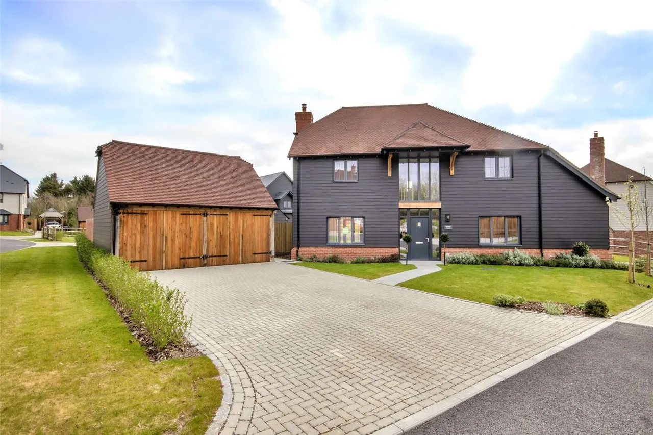 Brook Place, Cranbrook Road, Frittenden, Kent, TN17 2FA, photo 12