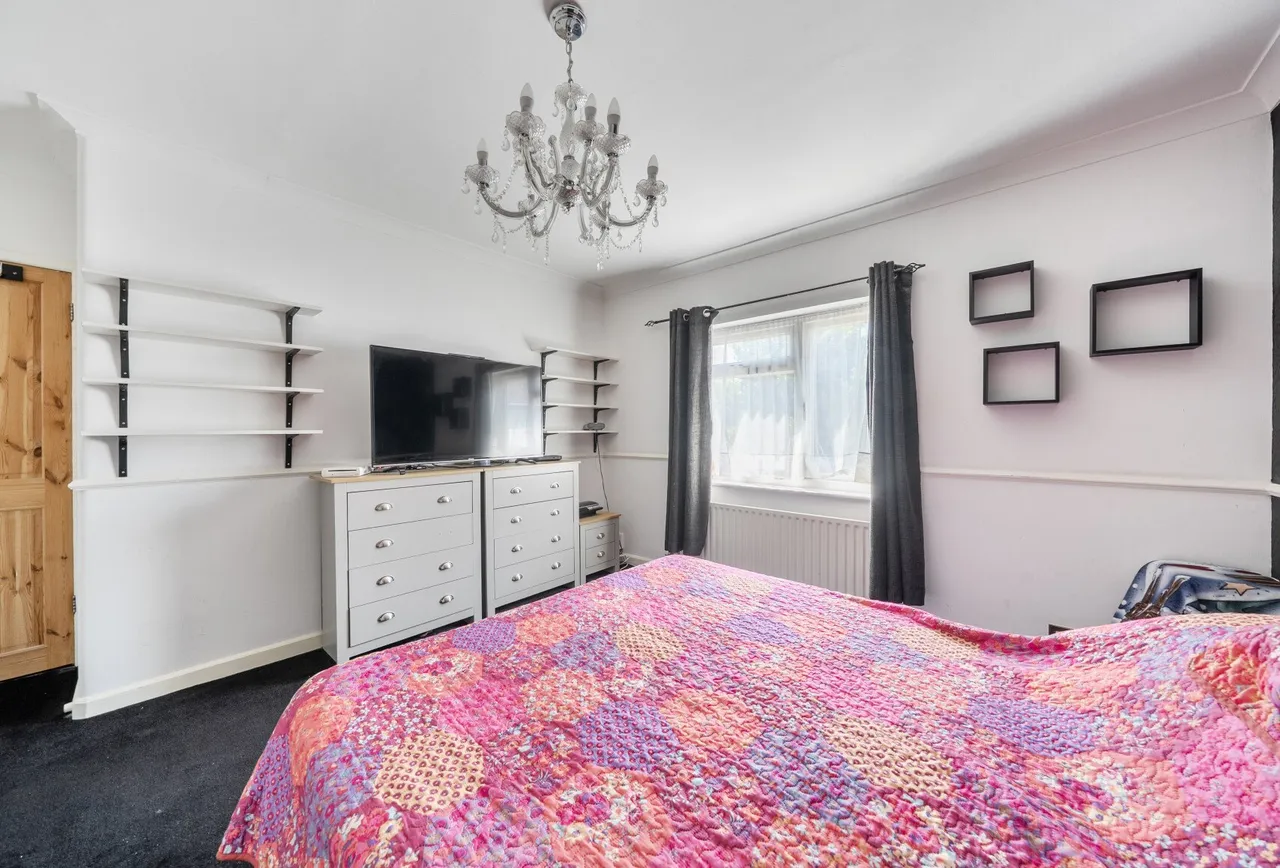 Camomile Avenue, Mitcham, CR4 3HT, photo 5