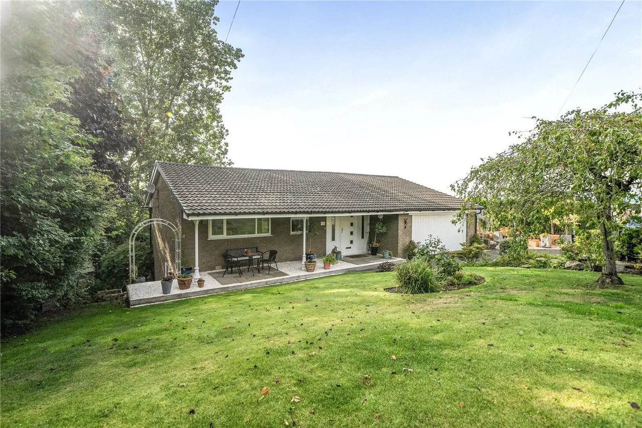 5 bed house for sale, Hollowhead Avenue, Wilpshire, BB1
