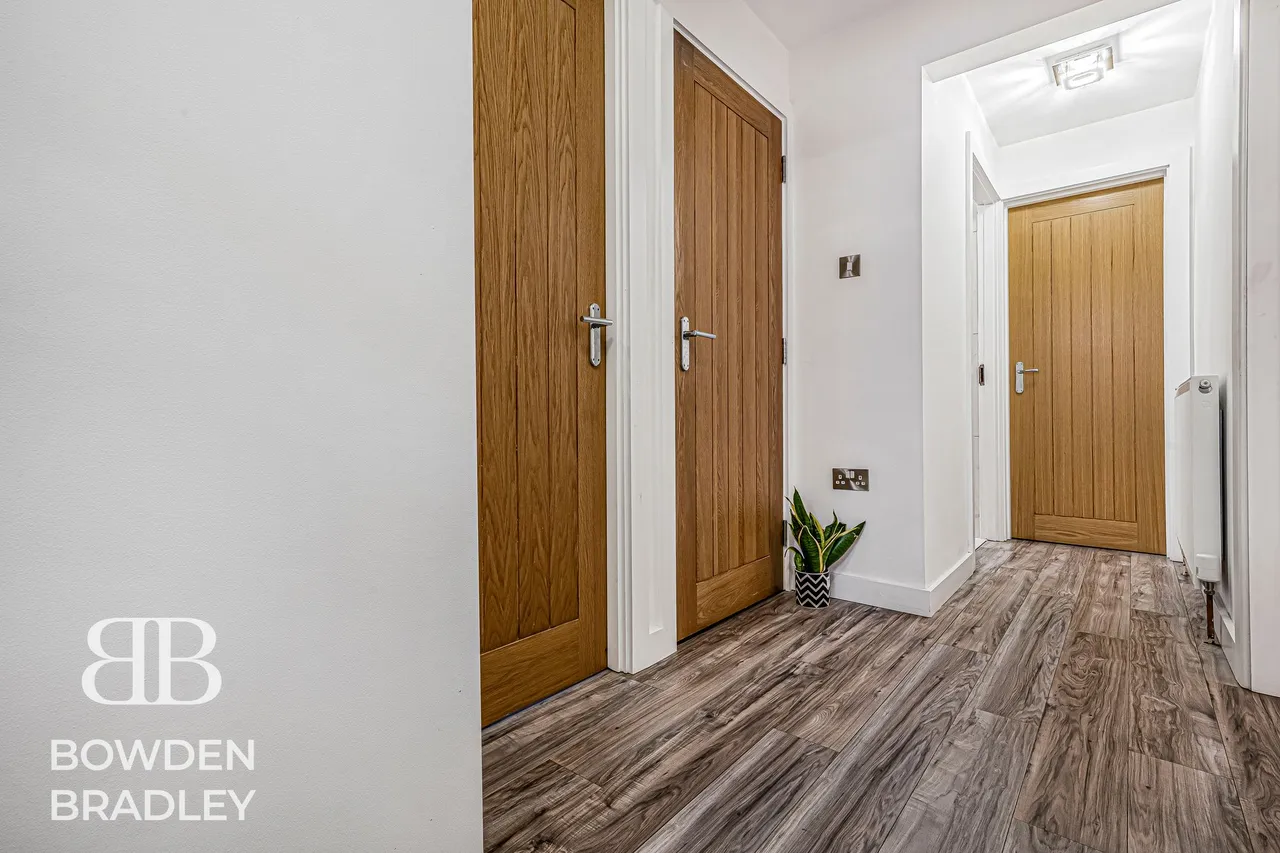 Walden Way, Hainault, IG6, photo 9