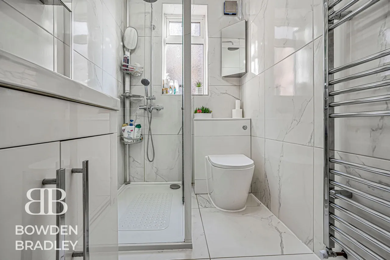 Walden Way, Hainault, IG6, photo 11