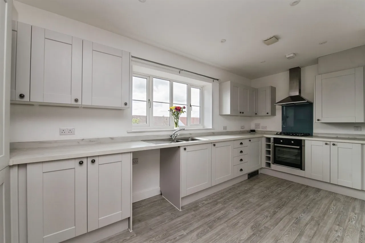 Hawthorn Place, Uffculme, Cullompton, photo 2
