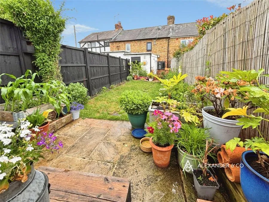 2 bed house for sale, Winslow Road, Great Horwood, MK17