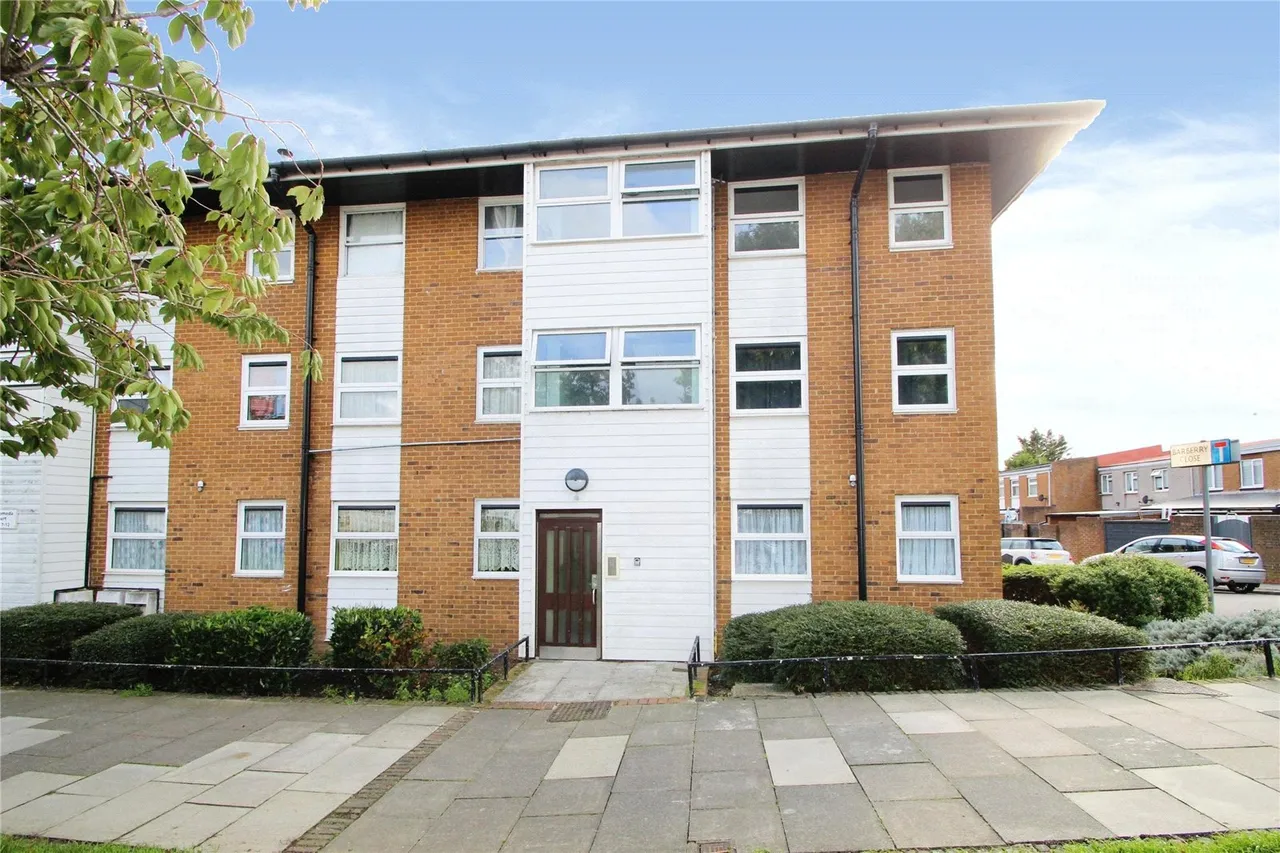 1 bed flat for sale, Myrtle Road, Harold Hill, RM3