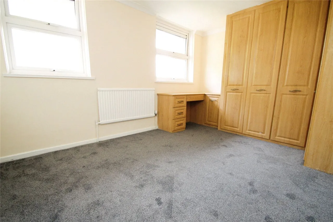 Myrtle Road, Harold Hill, RM3, photo 4
