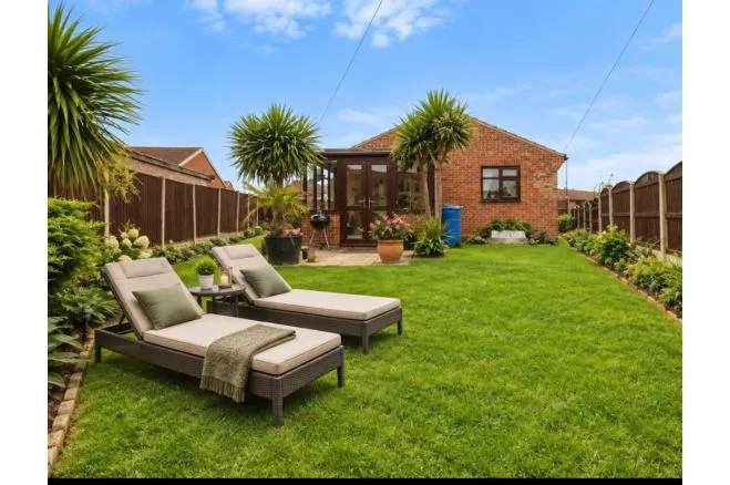 3 bed house for sale — Richmond Drive, Doncaster