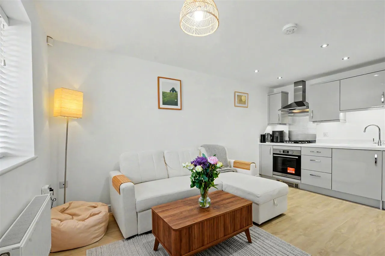 Berne Close, Bestwood Village, NG6, photo 2