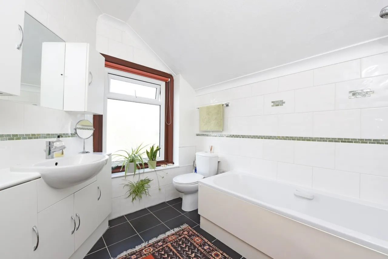 Easthampstead Road, Wokingham, photo 9