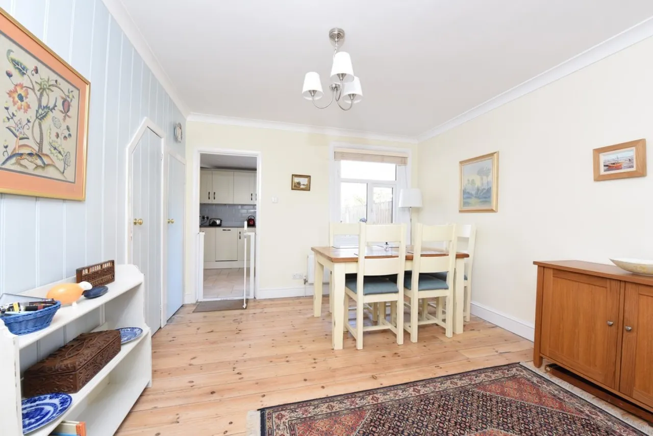 Easthampstead Road, Wokingham, photo 6