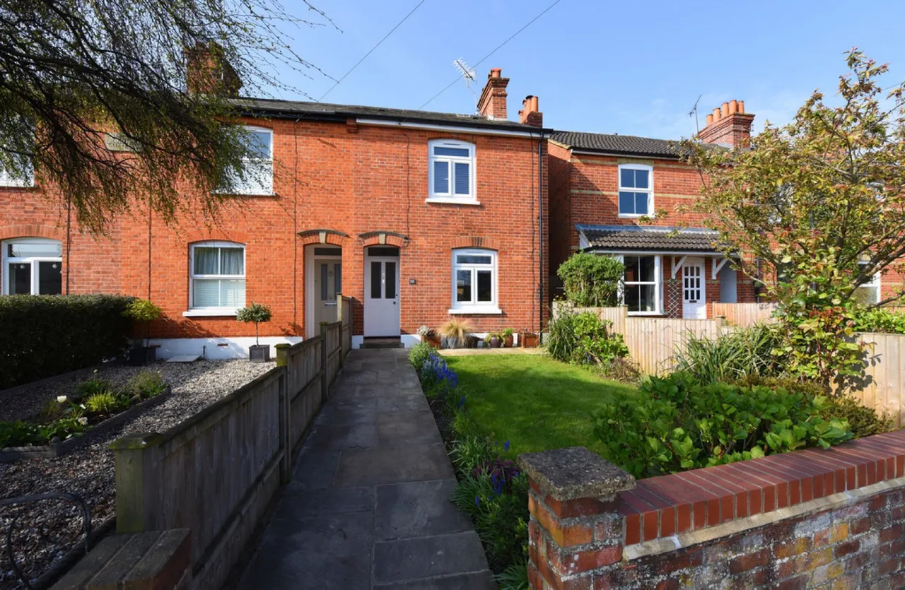 2 bed house to rent — Easthampstead Road, Wokingham