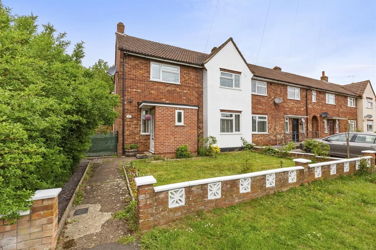 4 bed house for sale, Chiltern Avenue, High Wycombe, HP12