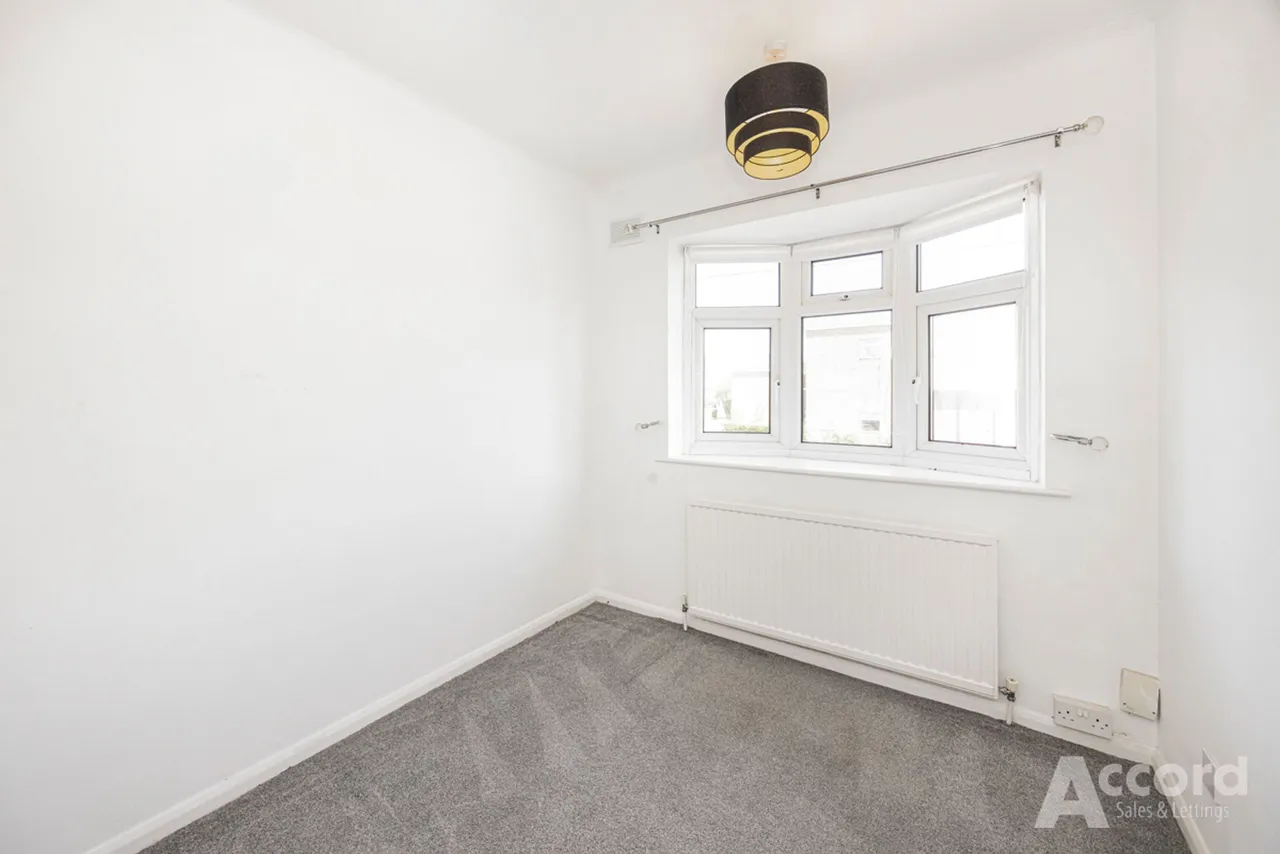 Pettits Lane North, Romford, RM1, photo 45
