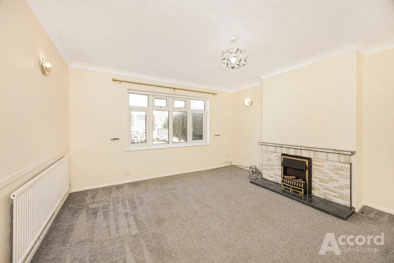 Pettits Lane North, Romford, RM1, photo 3