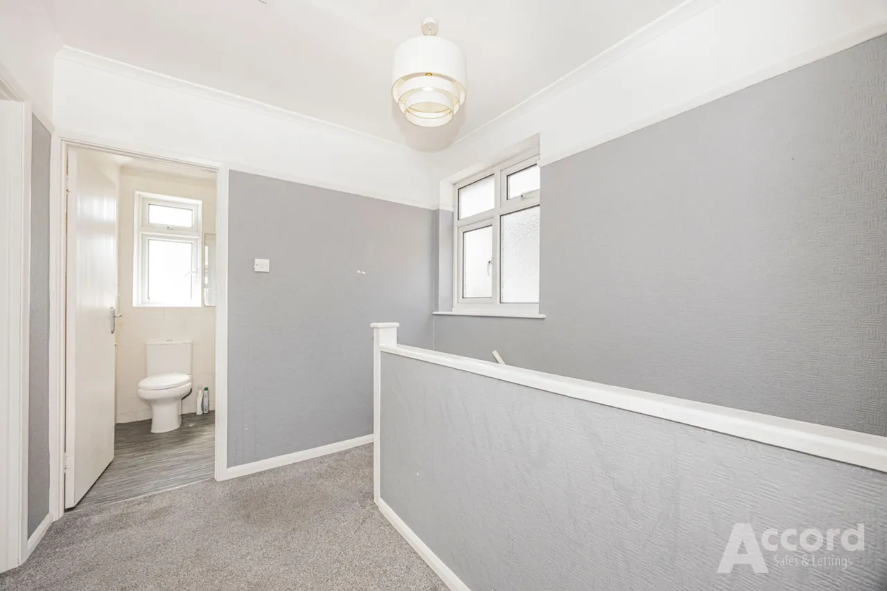 Pettits Lane North, Romford, RM1, photo 41