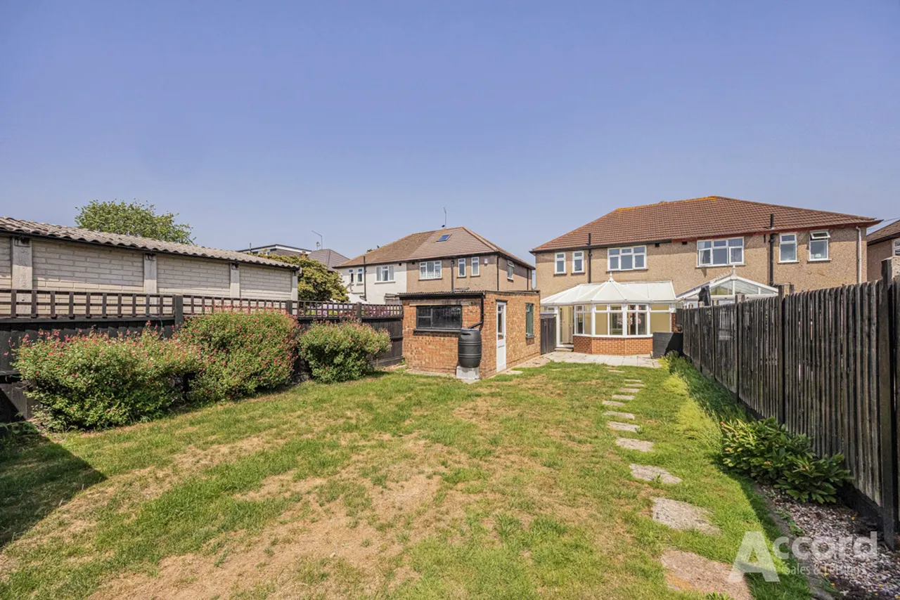 Pettits Lane North, Romford, RM1, photo 21