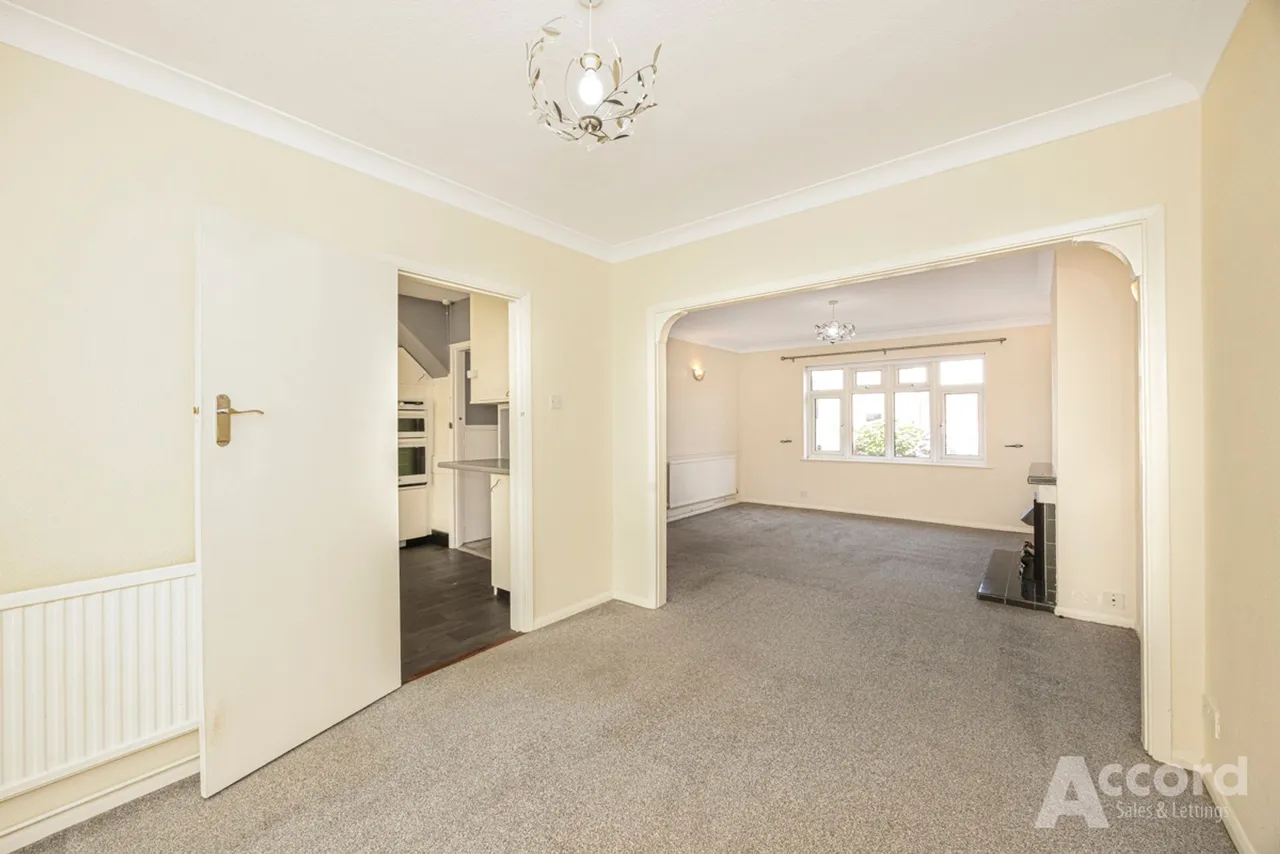 Pettits Lane North, Romford, RM1, photo 34